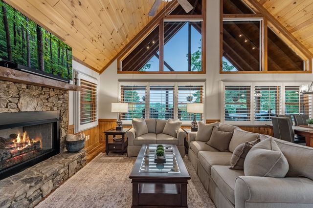 128 Ridge Brook Drive, Morganton, GA 30560