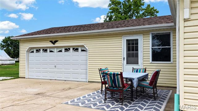 435 Highway T, Foristell, MO 63348