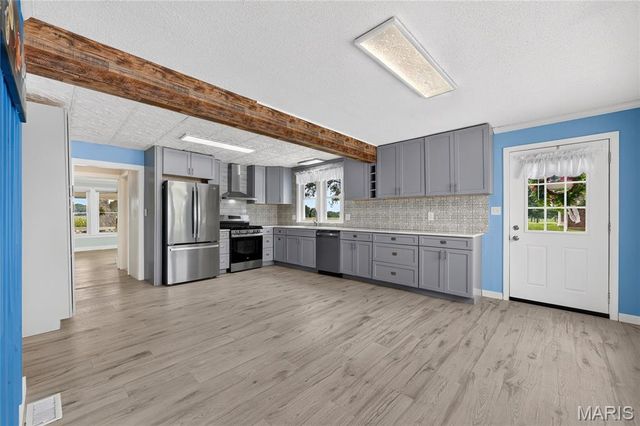 435 Highway T, Foristell, MO 63348