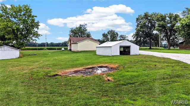 435 Highway T, Foristell, MO 63348