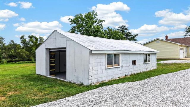 435 Highway T, Foristell, MO 63348