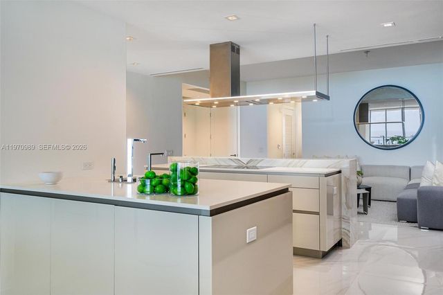 18501 Collins Ave 2003, Sunny Isles Beach, FL 33160