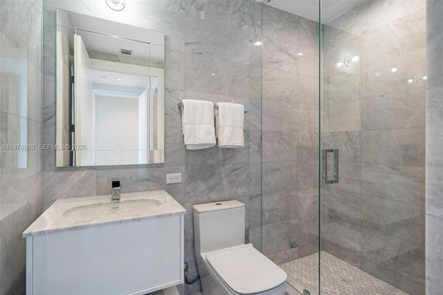 18501 Collins Ave 2003, Sunny Isles Beach, FL 33160