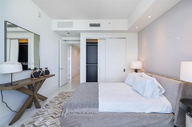 18501 Collins Ave 2003, Sunny Isles Beach, FL 33160