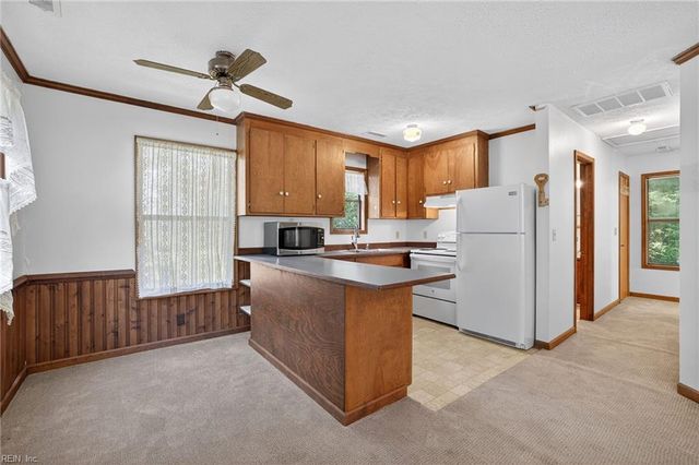 23285 Lake Shores CT, Carrollton, VA 23314
