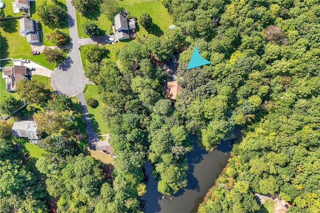 23285 Lake Shores CT, Carrollton, VA 23314