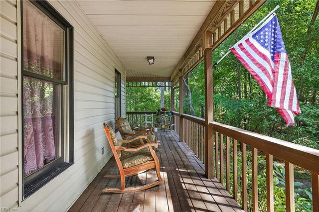 23285 Lake Shores CT, Carrollton, VA 23314