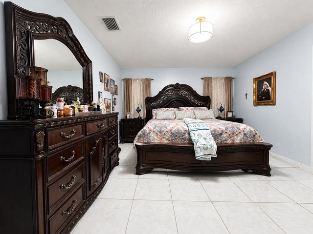 821 Hampton Road, West Palm Beach, FL 33405