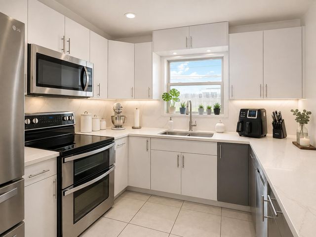 821 Hampton Road, West Palm Beach, FL 33405