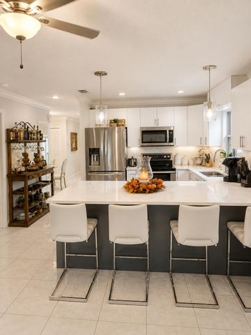 821 Hampton Road, West Palm Beach, FL 33405