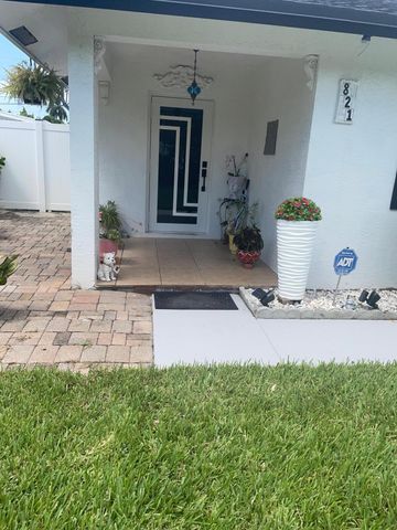 821 Hampton Road, West Palm Beach, FL 33405