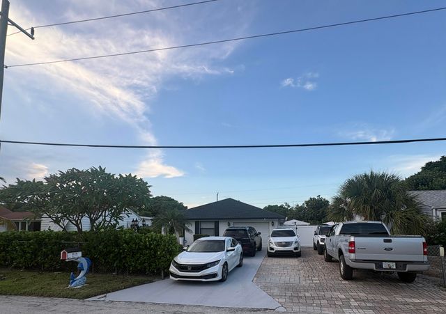 821 Hampton Road, West Palm Beach, FL 33405