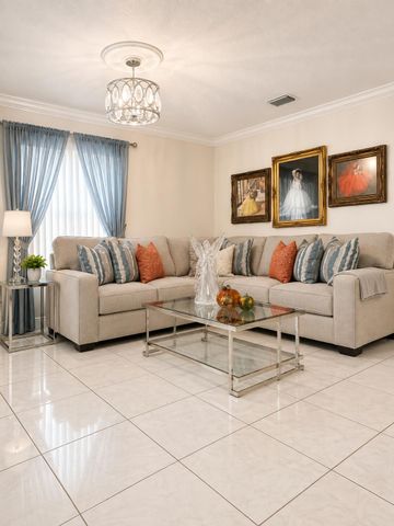 821 Hampton Road, West Palm Beach, FL 33405