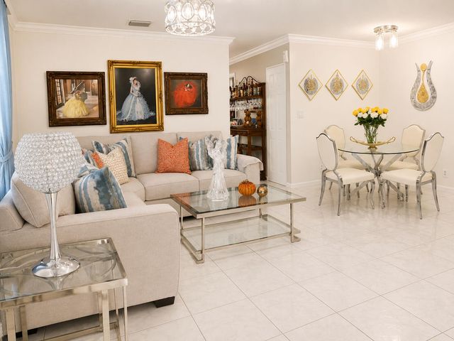 821 Hampton Road, West Palm Beach, FL 33405