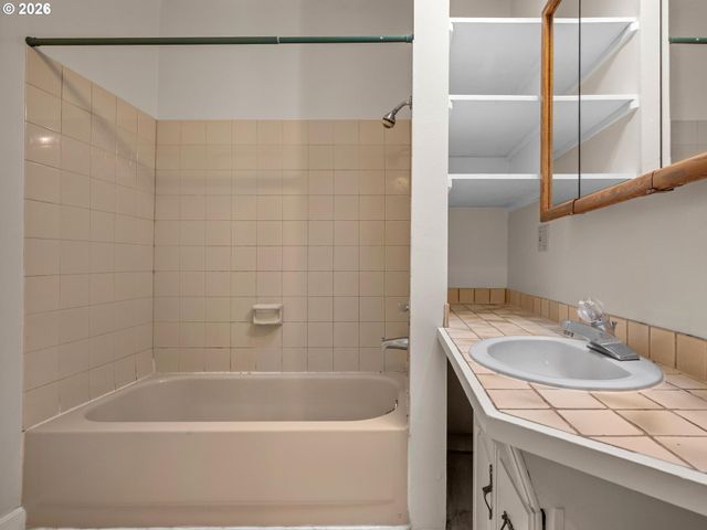 3326 Ne 15TH Ave, Portland, OR 97212