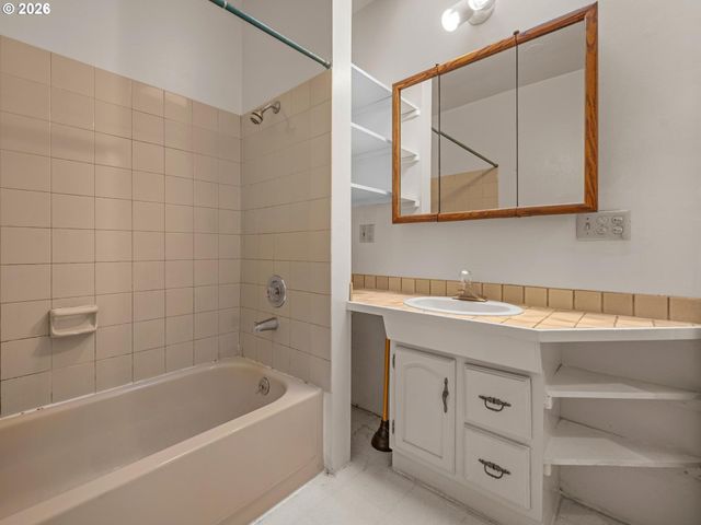 3326 Ne 15TH Ave, Portland, OR 97212