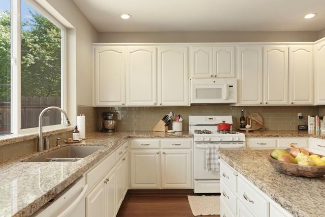 2639 Creekside Dr, Lodi, CA 95242