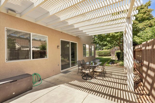 2639 Creekside Dr, Lodi, CA 95242