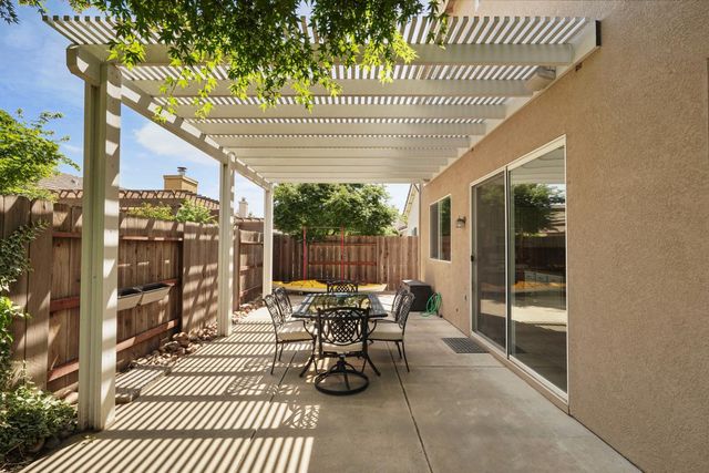 2639 Creekside Dr, Lodi, CA 95242
