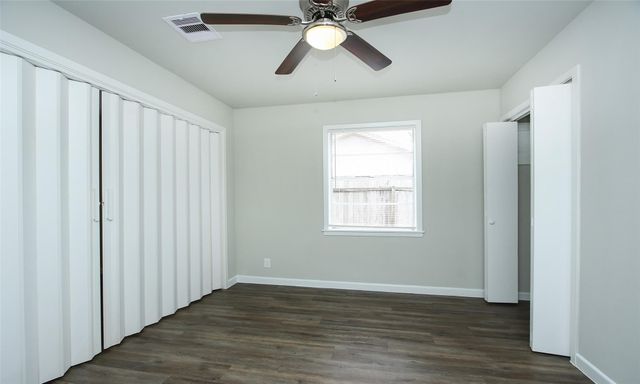 9205 Vicksburg Avenue, Texas City, TX 77591