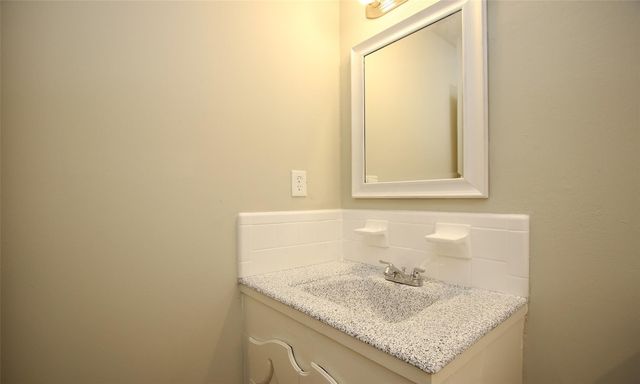 9205 Vicksburg Avenue, Texas City, TX 77591