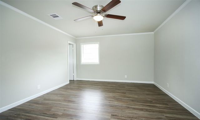 9205 Vicksburg Avenue, Texas City, TX 77591