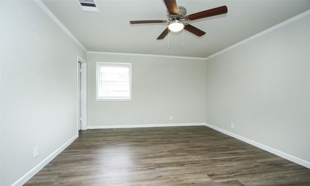 9205 Vicksburg Avenue, Texas City, TX 77591