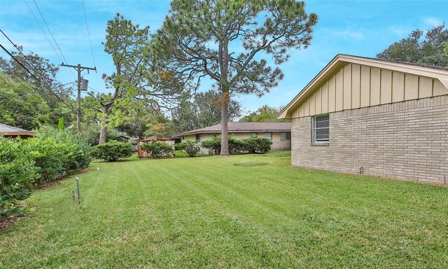 9205 Vicksburg Avenue, Texas City, TX 77591