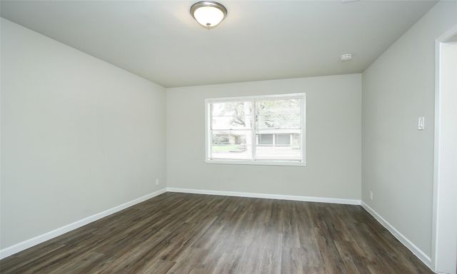 9205 Vicksburg Avenue, Texas City, TX 77591