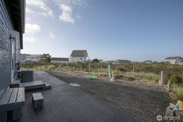 1415 Storm King Avenue SW, Ocean Shores, WA 98569