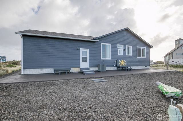 1415 Storm King Avenue SW, Ocean Shores, WA 98569