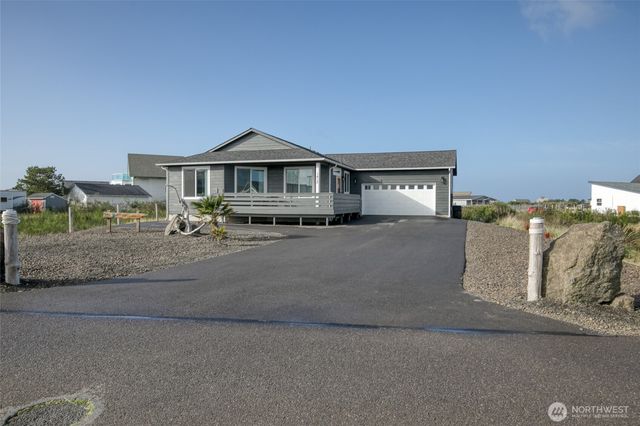 1415 Storm King Avenue SW, Ocean Shores, WA 98569