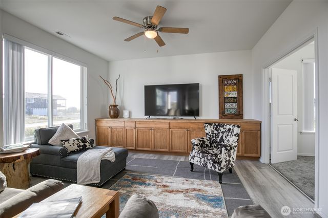 1415 Storm King Avenue SW, Ocean Shores, WA 98569