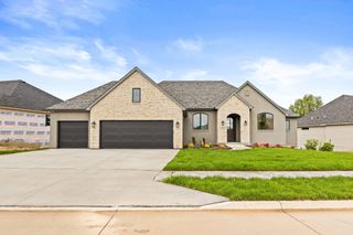 5301 BUTTERCUP DR, Columbia, MO 65203
