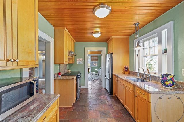 114 NE 11TH AVENUE, Ocala, FL 34470