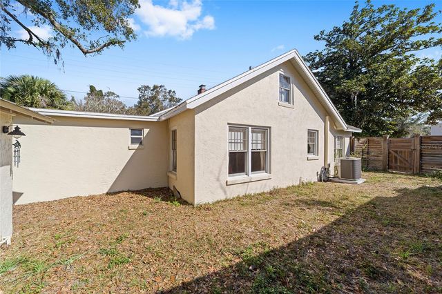 114 NE 11TH AVENUE, Ocala, FL 34470