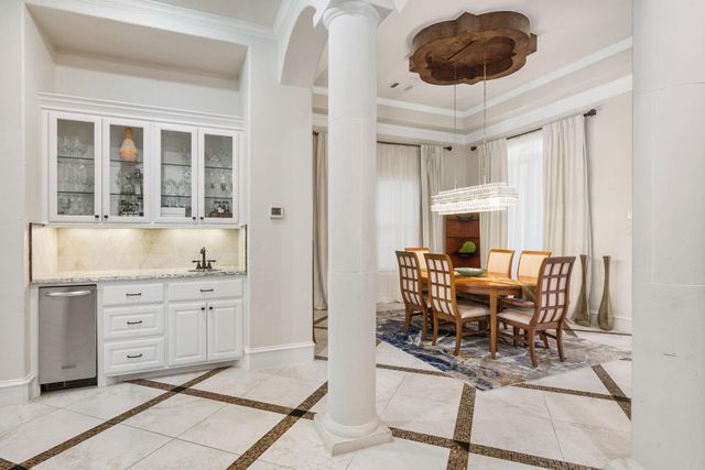 35 Karsten Creek Way, The Woodlands, TX 77389