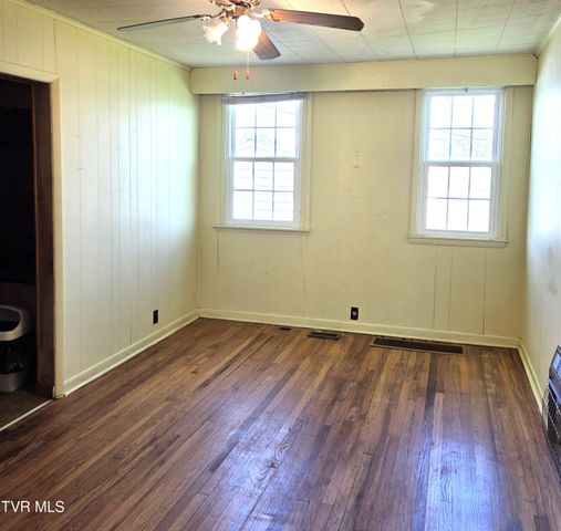 1401 Garden Road, Elizabethton, TN 37643