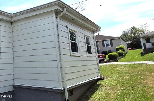 1401 Garden Road, Elizabethton, TN 37643