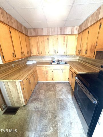 1401 Garden Road, Elizabethton, TN 37643