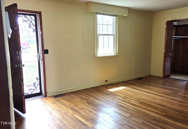 1401 Garden Road, Elizabethton, TN 37643