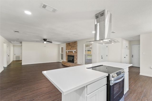 735 Laurelia Loop, Corrigan, TX 75939