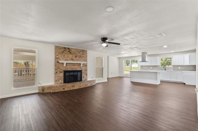 735 Laurelia Loop, Corrigan, TX 75939