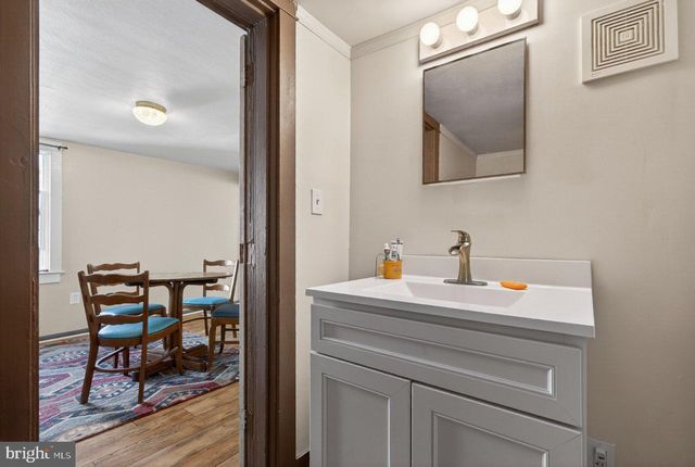 33 N MARYE LN, Luray, VA 22835