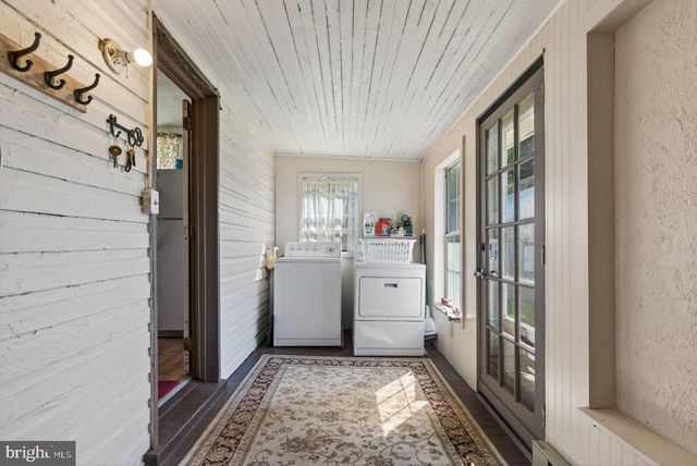 33 N MARYE LN, Luray, VA 22835