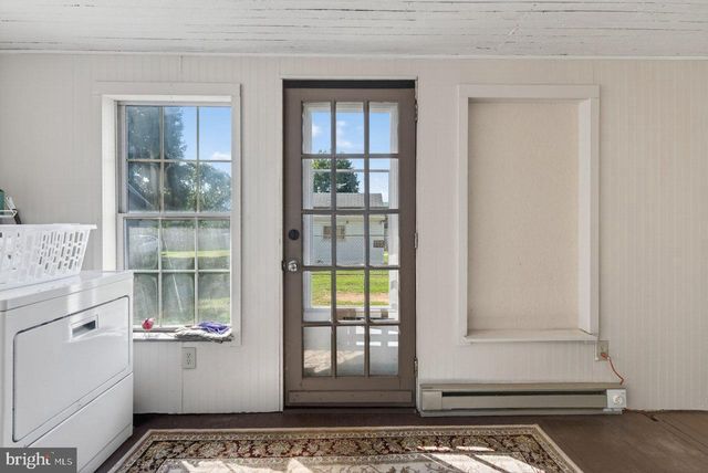 33 N MARYE LN, Luray, VA 22835