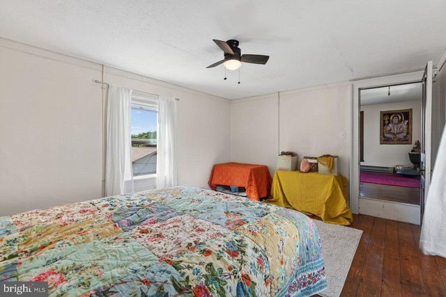 33 N MARYE LN, Luray, VA 22835