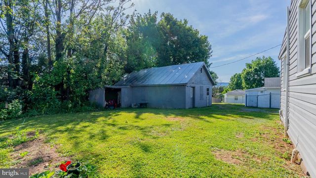 33 N MARYE LN, Luray, VA 22835