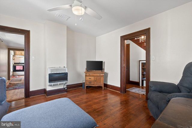 33 N MARYE LN, Luray, VA 22835