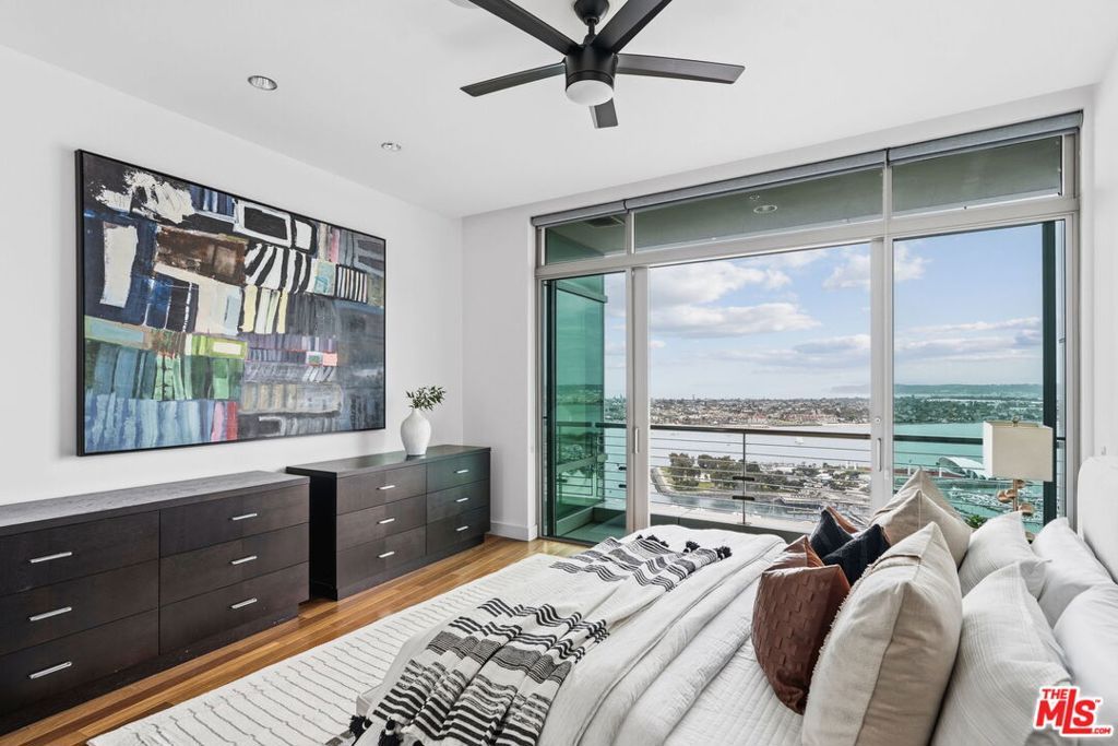 Image 10 of property listing at 165 6th Avenue 2803, San Diego, CA 92101